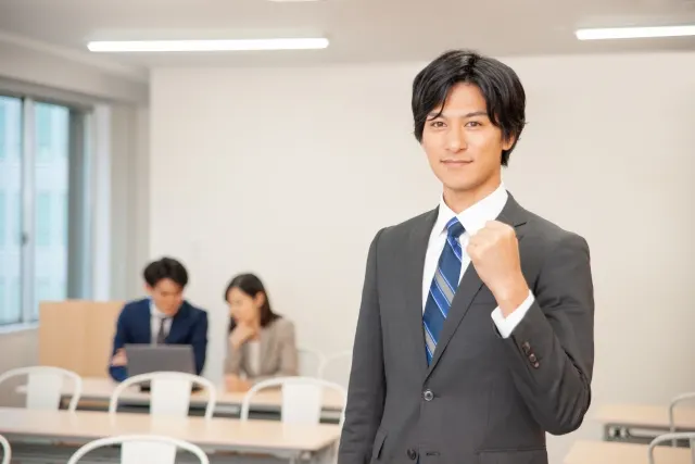 エース社員に依存せず、チームで成果を出す組織へ